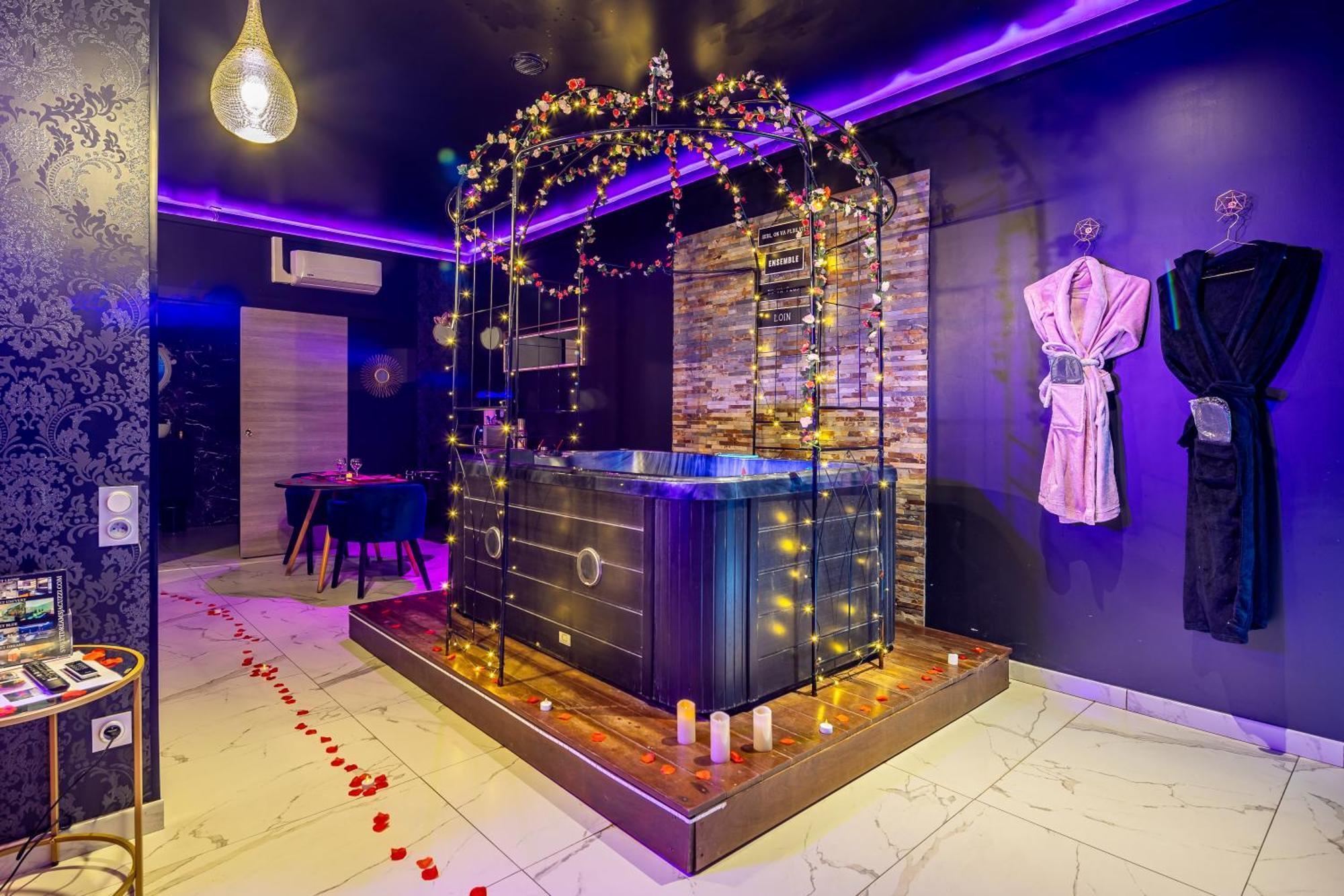 ホテル Sweet Secret'S Jacuzzi Le Breuil  エクステリア 写真